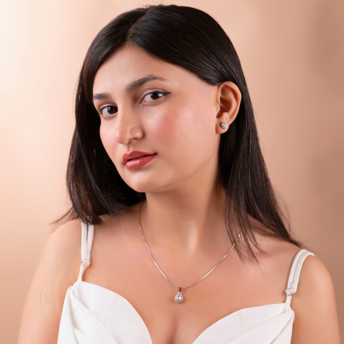 Silver Oval Solitaire pendant with Link Chain and Earrings