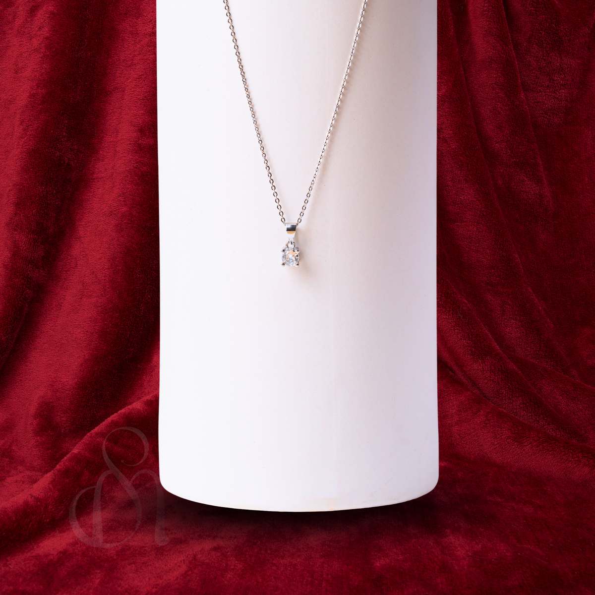Classic 925 Silver Round Solitaire pendant with Link Chain and Earrings